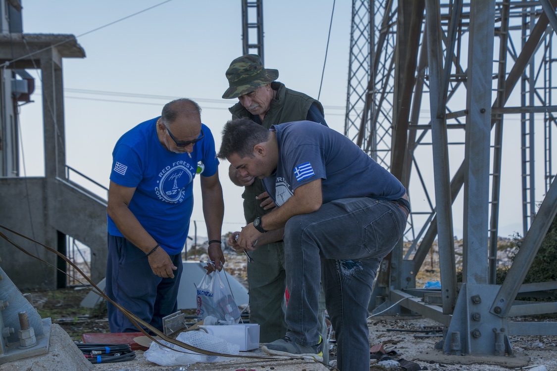 Reviving the R2 Repeater at Perganti – From a Maintenance Mission to an Unforgettable VHF Field Day 2025 on the Mountain