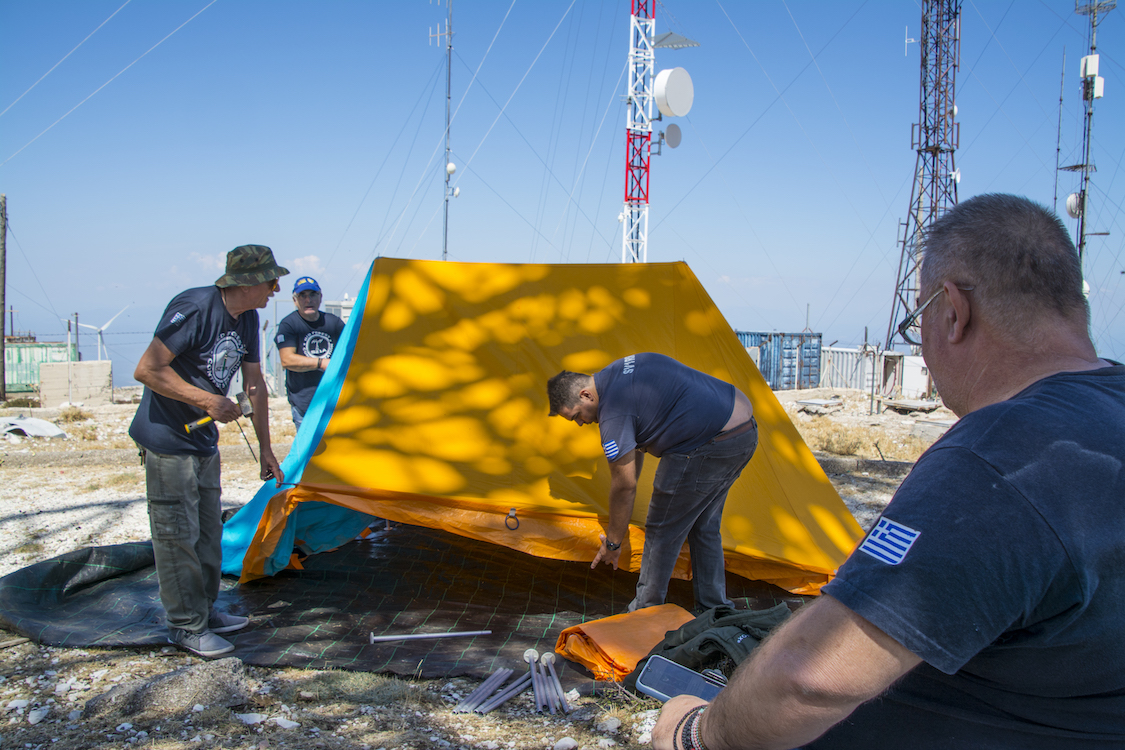 Reviving the R2 Repeater at Perganti – From a Maintenance Mission to an Unforgettable VHF Field Day 2025 on the Mountain