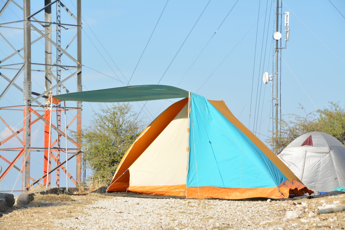 Reviving the R2 Repeater at Perganti – From a Maintenance Mission to an Unforgettable VHF Field Day 2025 on the Mountain
